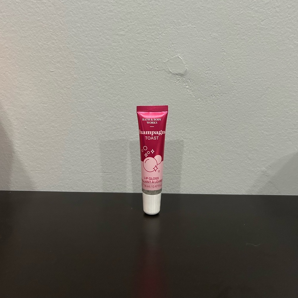 ❗️Free Add on w/Bundle❗️B&BW Lip Gloss Champagne Toast